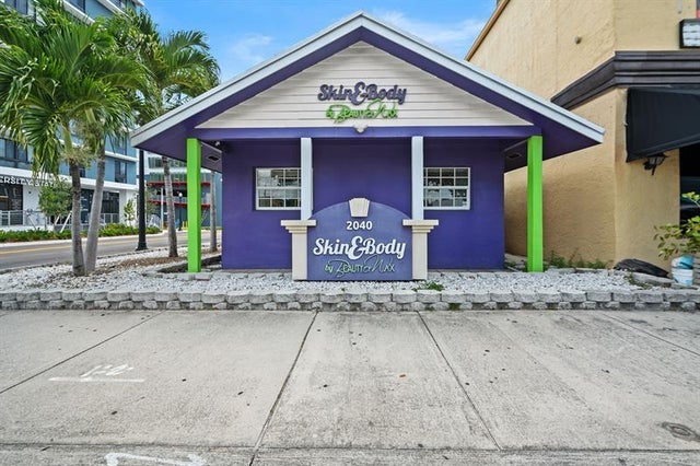 4 of 40 - 2040 N Polk St, Hollywood, FL