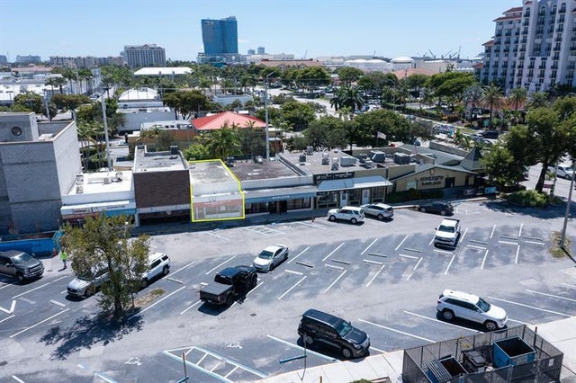 1 of 4 - 1085 Se 17th St, Fort Lauderdale, FL