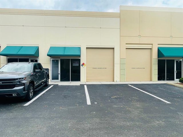 1 of 14 - 2950 Glades Cir, Weston, FL
