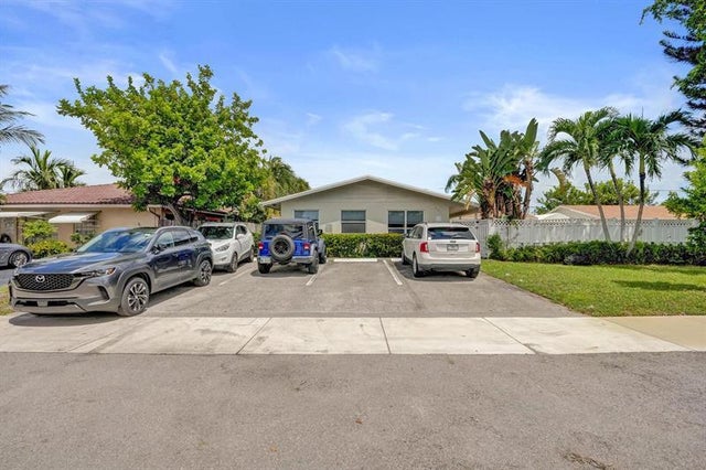 4 of 37 - 2011 Ne 56th St, Fort Lauderdale, FL