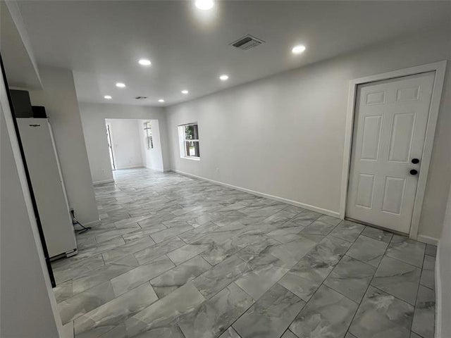 3 of 31 - 136 Ne 60 Street, Miami, FL