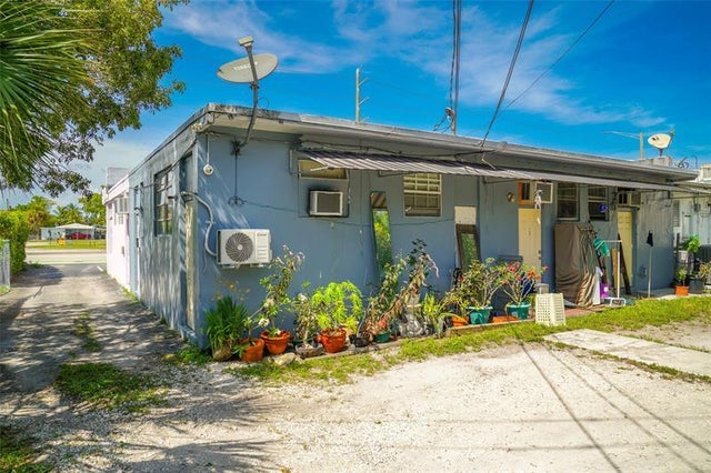5 of 20 - N/A, Oakland Park, FL