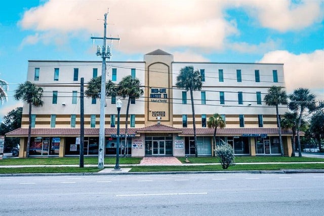 1 of 1 - 4000 N State Road 7, Lauderdale Lakes, FL