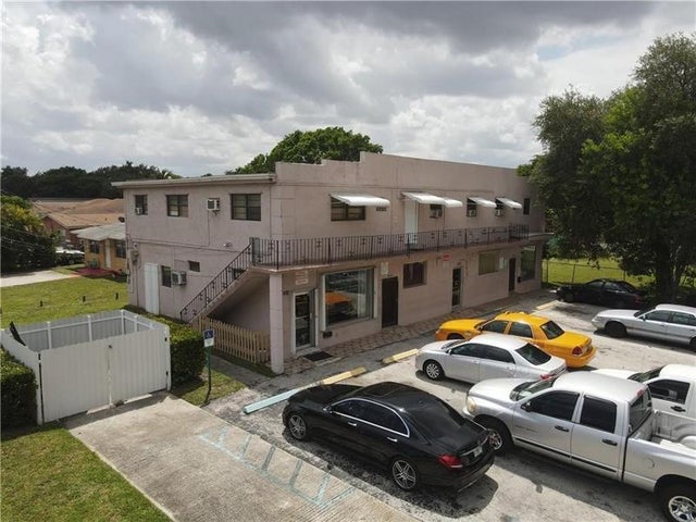 1 of 20 - 602 Nw 1st St, Dania, FL