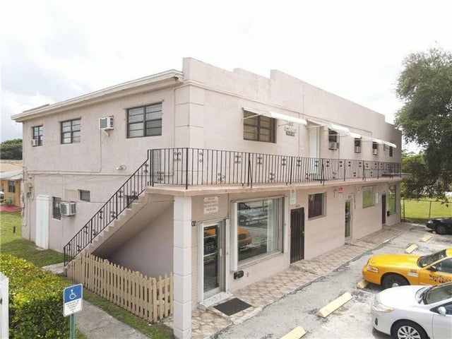 2 of 20 - 602 Nw 1st St, Dania, FL