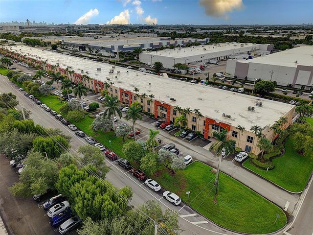 4 of 16 - 8328 Nw 30th Ter, Miami, FL