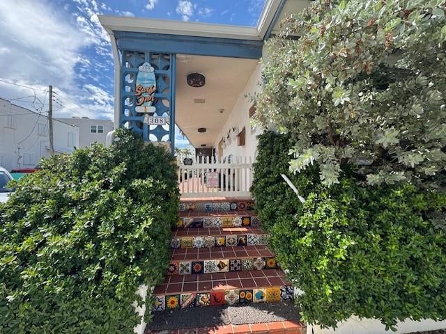 2 of 24 - 308 Monroe St, Hollywood, FL