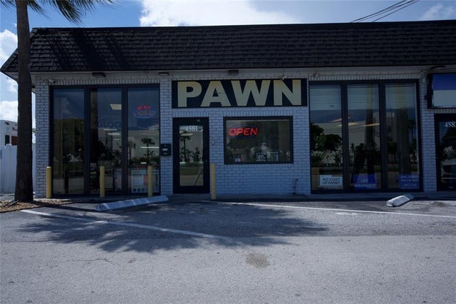 1 of 31 - 4581 N Dixie Hwy, Deerfield Beach, FL