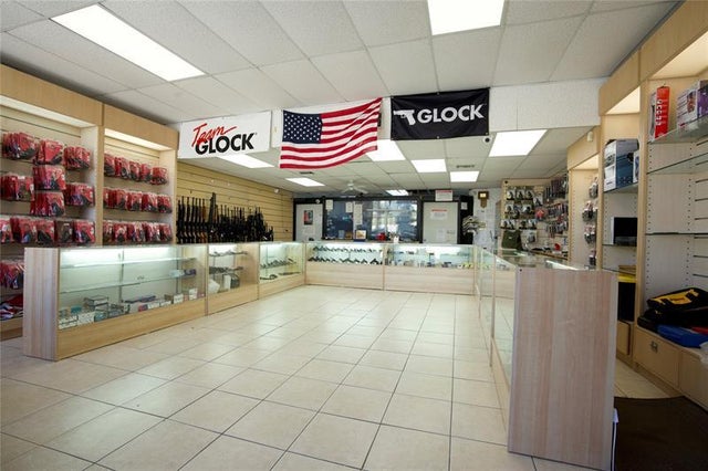 2 of 31 - 4581 N Dixie Hwy, Deerfield Beach, FL