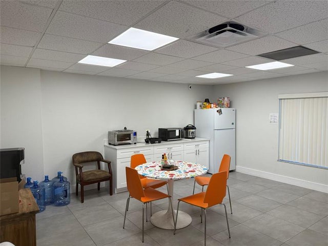 4 of 6 - 3015 N Ocean Blvd C106, Fort Lauderdale, FL