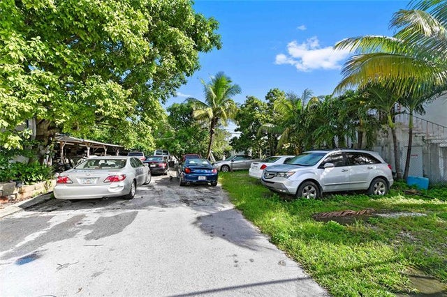 3 of 15 - 4331 W Hallandale Beach Blvd, Hollywood, FL