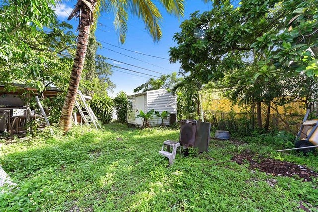 5 of 15 - 4331 W Hallandale Beach Blvd, Hollywood, FL