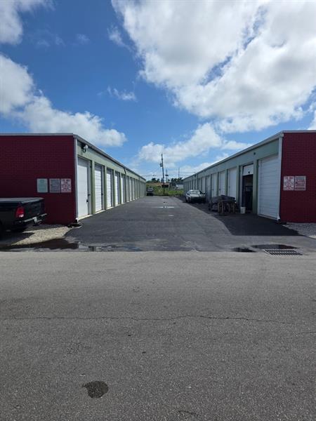1 of 12 - 4800 Ne 11th Ave, Oakland Park, FL