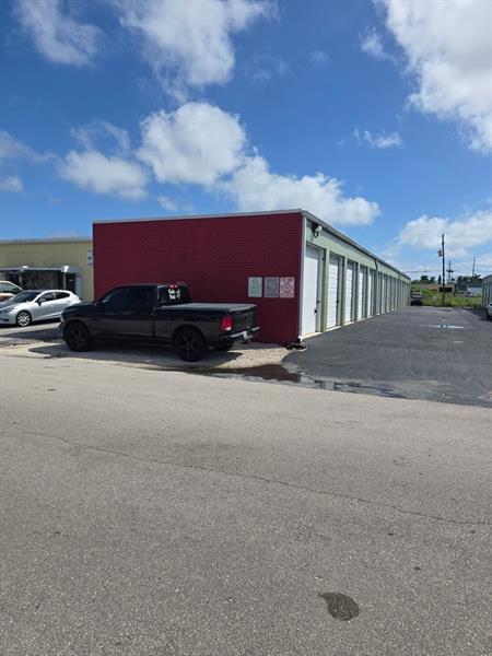 4 of 12 - 4800 Ne 11th Ave, Oakland Park, FL