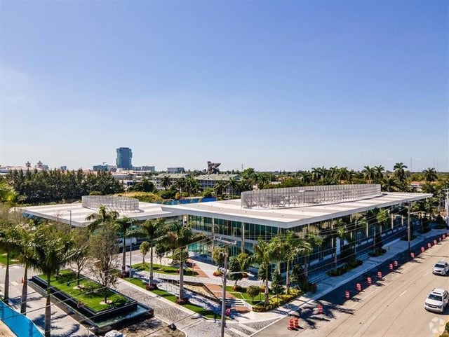 3 of 27 - 1006 E Hallandale Beach Blvd, Hallandale, FL