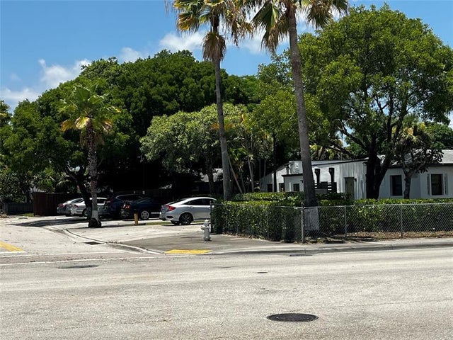 3 of 10 - 5901 Broadway, West Palm Beach, FL