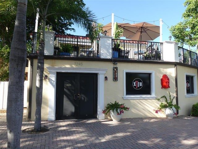 2 of 9 - 2300 Ne 6th Ave, Wilton Manors, FL