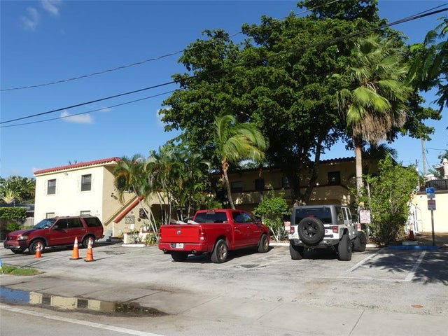 3 of 9 - 2300 Ne 6th Ave, Wilton Manors, FL