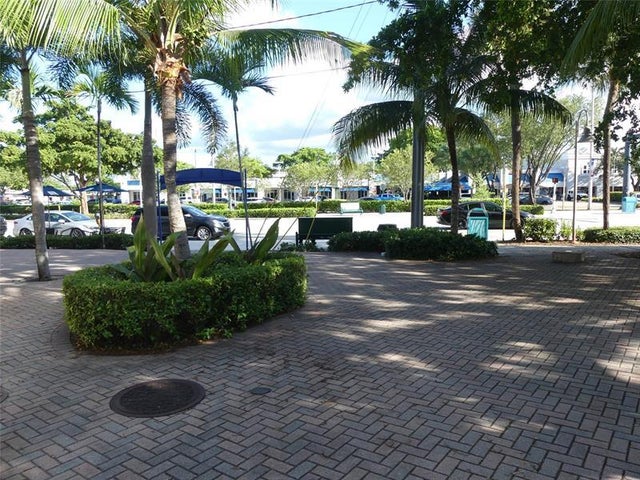4 of 9 - 2300 Ne 6th Ave, Wilton Manors, FL