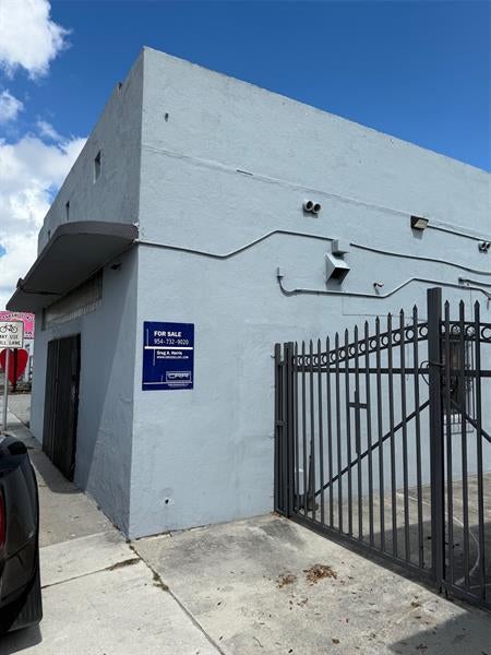 2 of 6 - 6815 Nw 7th Ave, Miami, FL