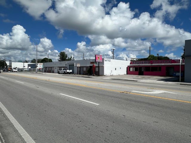 3 of 6 - 6815 Nw 7th Ave, Miami, FL