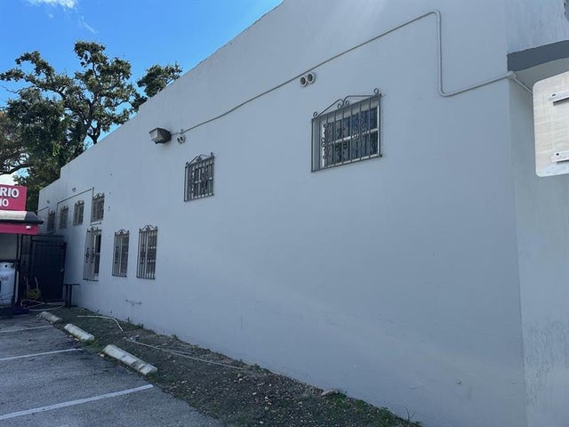 4 of 6 - 6815 Nw 7th Ave, Miami, FL