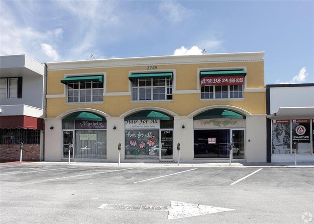 3 of 19 - 2745 E Oakland Park Blvd, Fort Lauderdale, FL