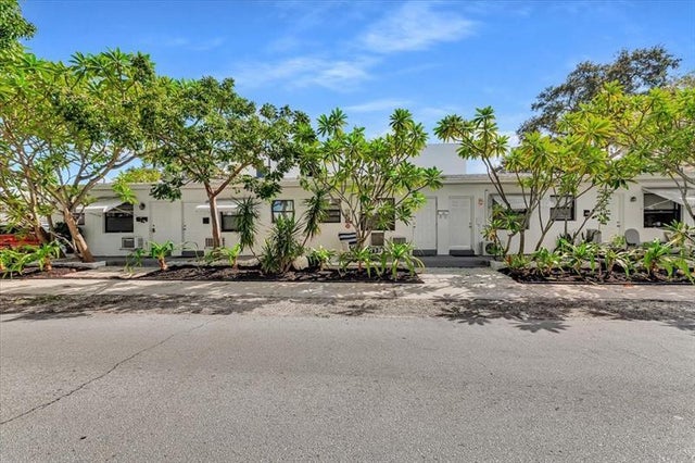 2 of 41 - 560 Ne 15th Ave, Fort Lauderdale, FL