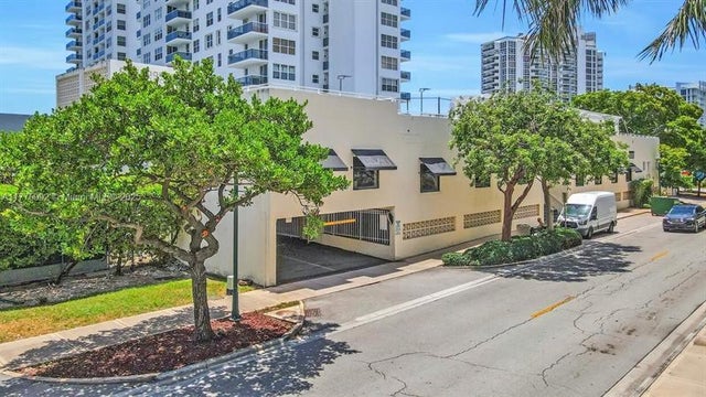4 of 5 - 3015 N Ocean Blvd C1-c8, Fort Lauderdale, FL