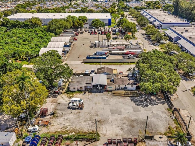 3 of 43 - 4901 Sw 51st St, Davie, FL
