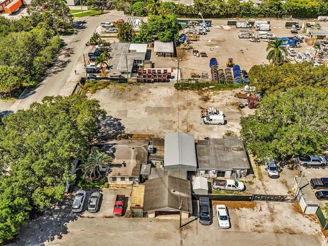 4 of 43 - 4901 Sw 51st St, Davie, FL