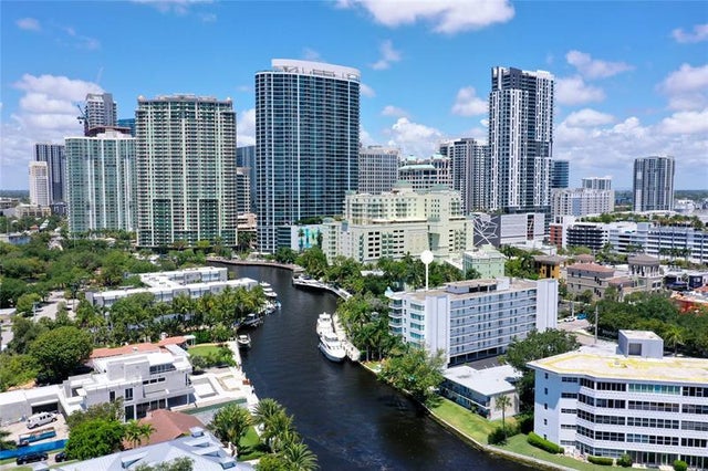 2 of 38 - 800 Se 4th St 104, Fort Lauderdale, FL
