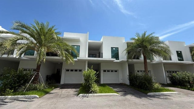 2 of 15 - 2526 Pierce 10, Hollywood, FL