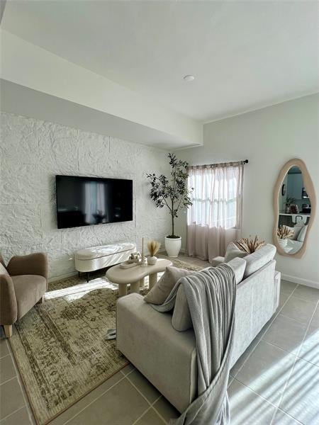 5 of 17 - 2526 Pierce Street 4, Hollywood, FL