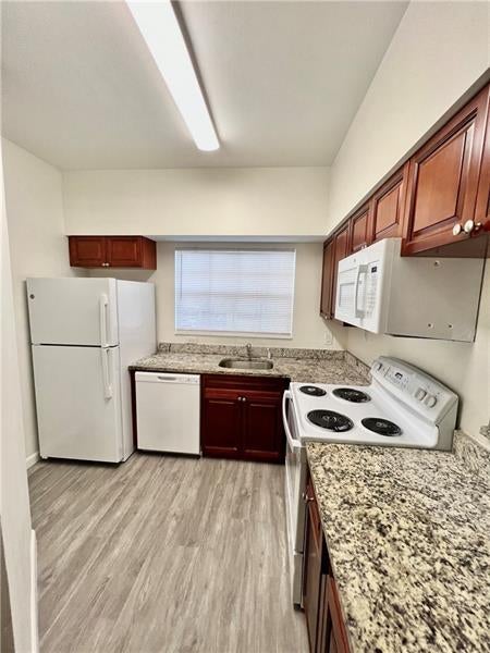 5 of 16 - 640 Cypress Club Way B12, Deerfield Beach, FL