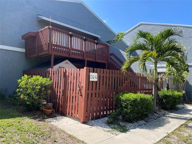 2 of 14 - 26 Crossings Cir G, Boynton Beach, FL