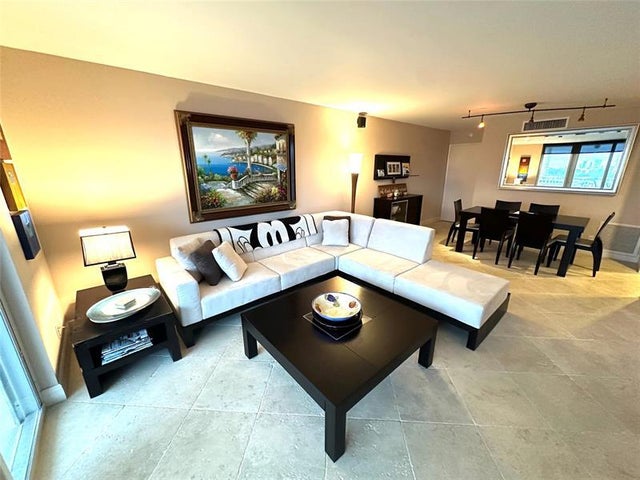 5 of 41 - 1 Las Olas Circle 605, Fort Lauderdale, FL
