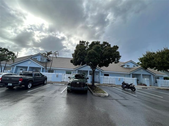 2 of 32 - 330 Se 2nd Ave C2, Deerfield Beach, FL