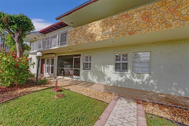 1 of 65 - 860 Se 6th Ave 402, Deerfield Beach, FL