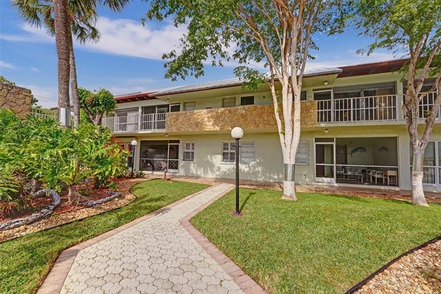 3 of 65 - 860 Se 6th Ave 402, Deerfield Beach, FL