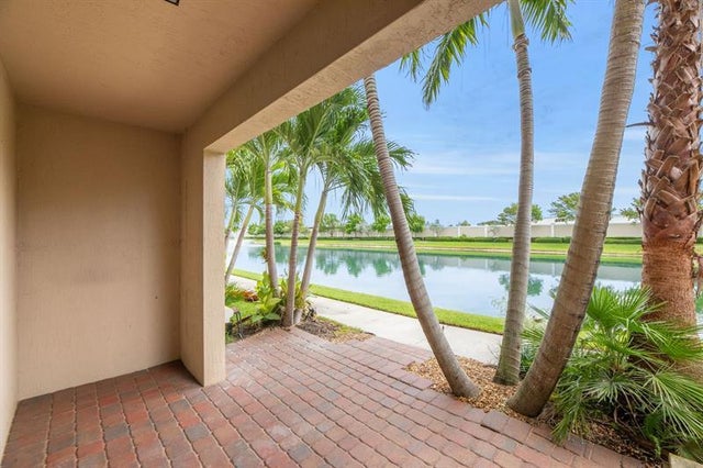 1 of 44 - 4220 N Dixie Hwy 75, Oakland Park, FL