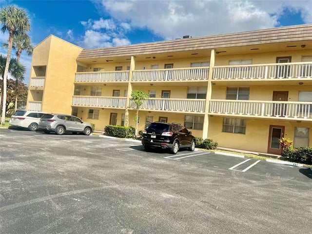 1 of 17 - 5750 Nw 64th Ave 202, Tamarac, FL
