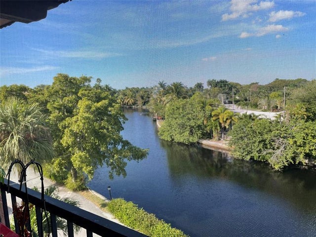 1 of 46 - 610 Tennis Club Dr 401, Fort Lauderdale, FL