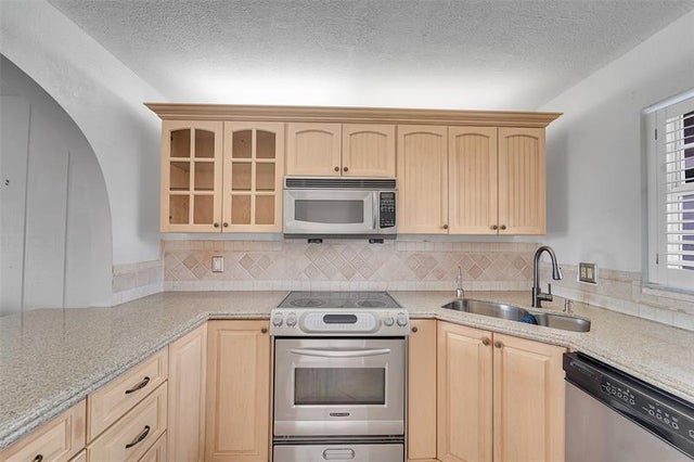 3 of 46 - 610 Tennis Club Dr 401, Fort Lauderdale, FL