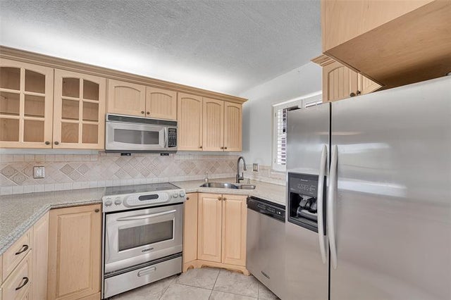 4 of 46 - 610 Tennis Club Dr 401, Fort Lauderdale, FL