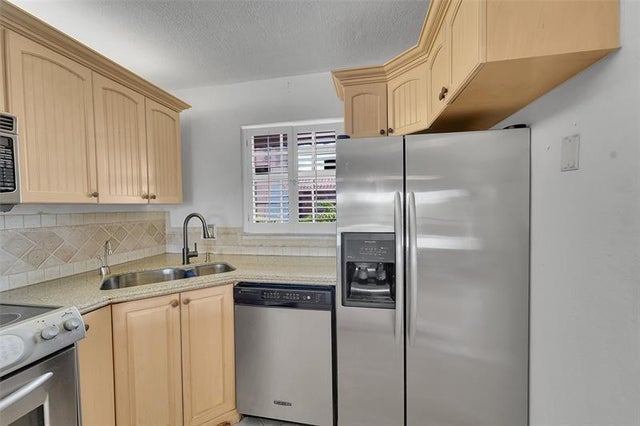 5 of 46 - 610 Tennis Club Dr 401, Fort Lauderdale, FL