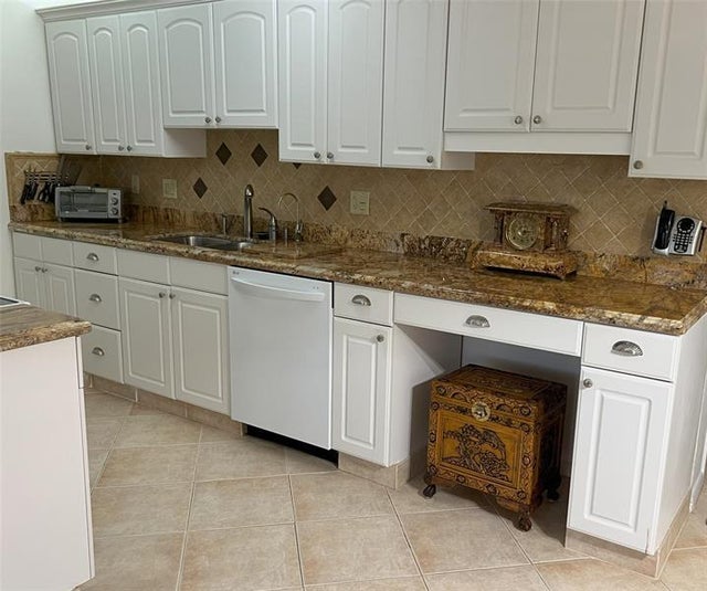 1 of 30 - 2057 Cambridge C 2057, Deerfield Beach, FL