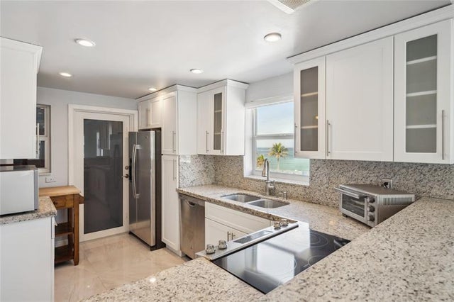 5 of 15 - 320 S Surf Rd 501, Hollywood, FL