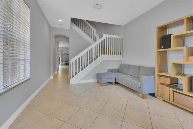 4 of 34 - 6927 Julia Gardens Dr, Coconut Creek, FL
