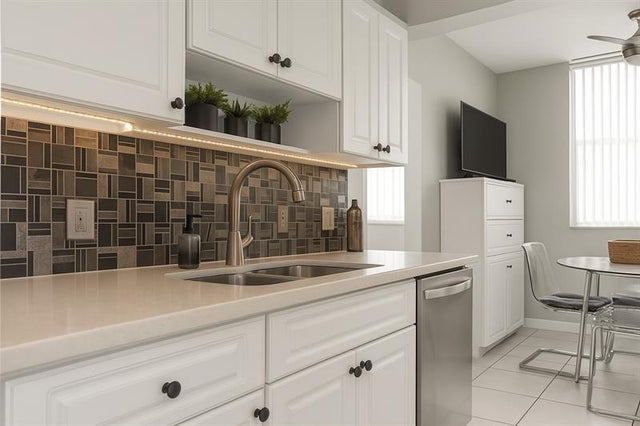 3 of 25 - 4330 Hillcrest Dr 311, Hollywood, FL